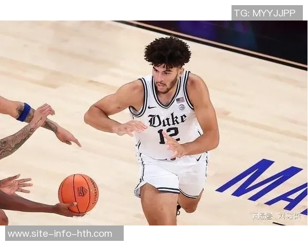 布泽尔儿子杜克季前赛表现惊艳狂砍24分23板再送盖帽接连高分展现潜力