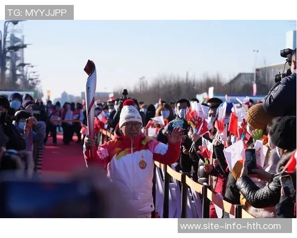 巩晓彬即将启程前往意大利罗马担任米兰冬奥会火炬手展现中国风采